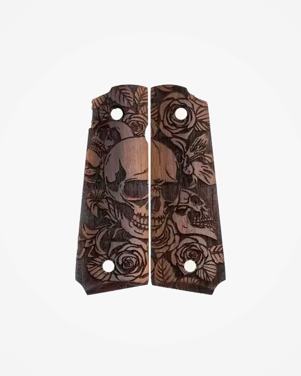 01 Empunhadura PT 1911 Full Wooden Skull, madeira escura com caveira entalhada entre rosas nas duas peças